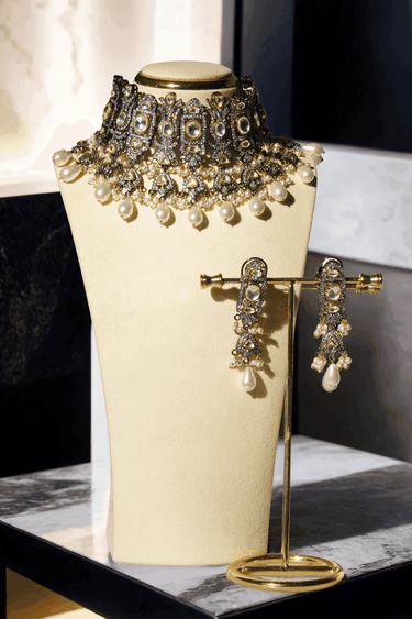 Esha Kundan Choker Set with Pearls