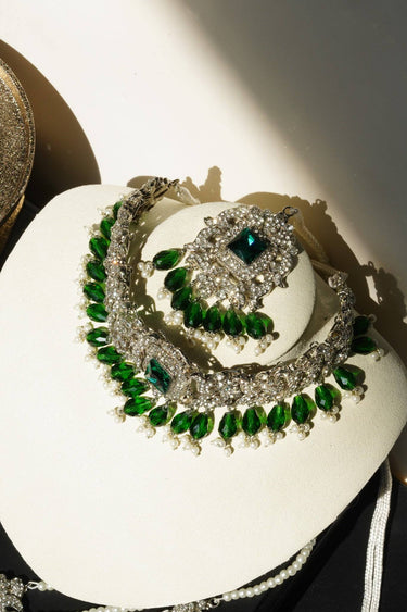 Embellished Choker Necklace Set with Maang Tikka – Sana