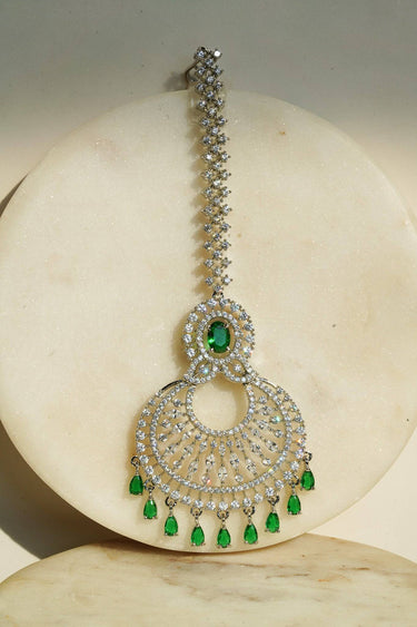 Jamila Chand Style Maang Tikka featuring Green stones