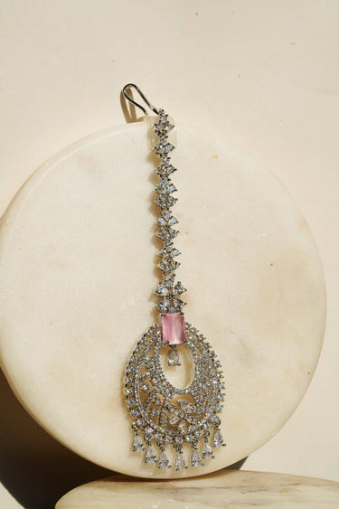 Ayla Oval Maang Tikka with pink stone