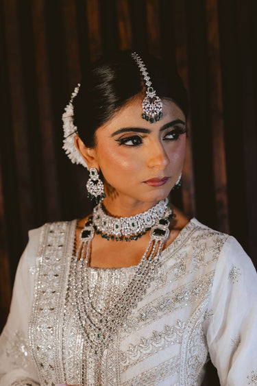 Close-up of model in Irma Rhodium Choker Set with Maang Tikka