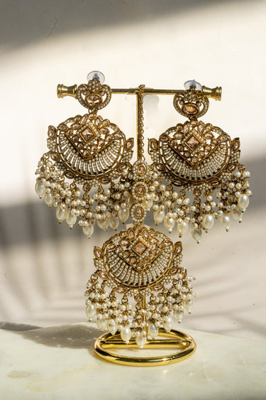Rehnuma – Mehendi Gold Chandbali Earrings & Tikka Set