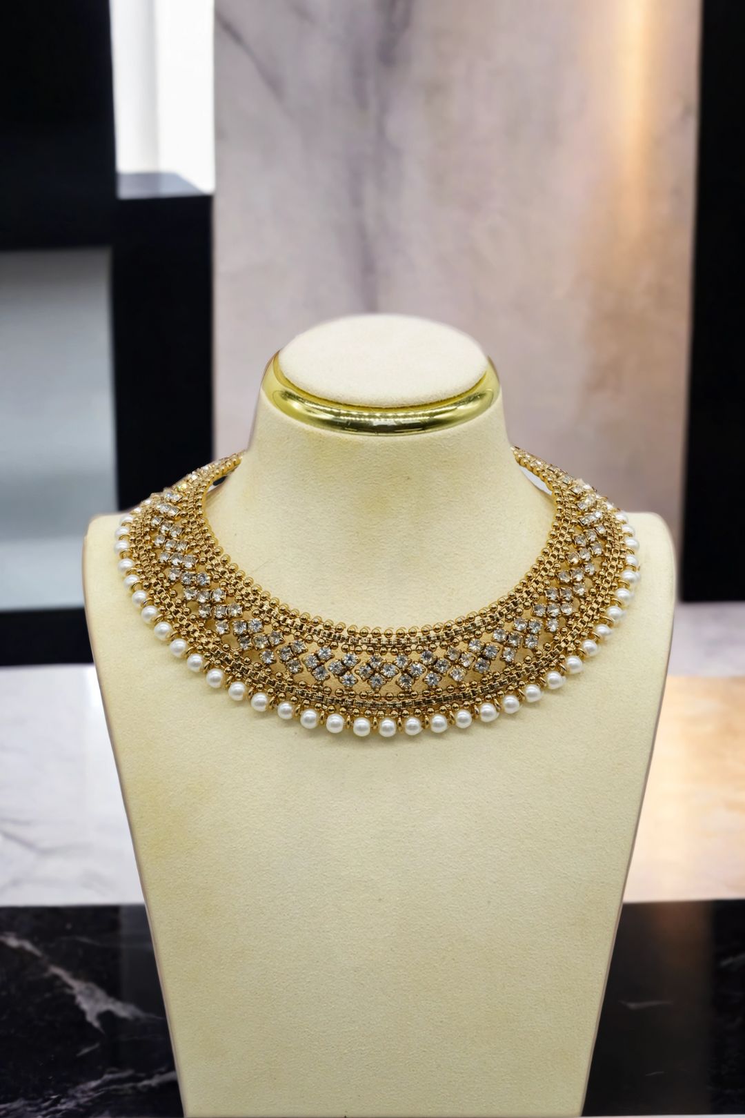 Sabhan - Classic Artisan Crafted Necklace Set With Oversized Stud Earrings