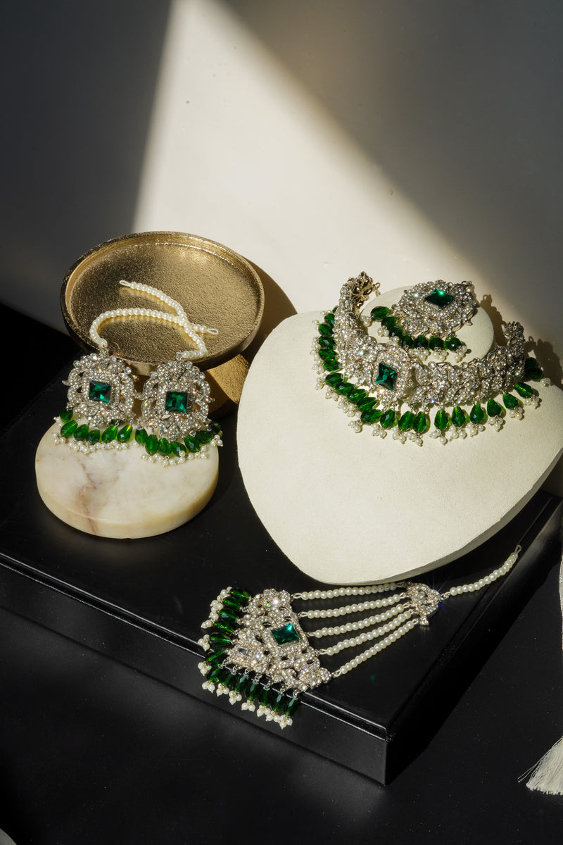 Sana – Embellished Choker Necklace Set with Maang Tikka