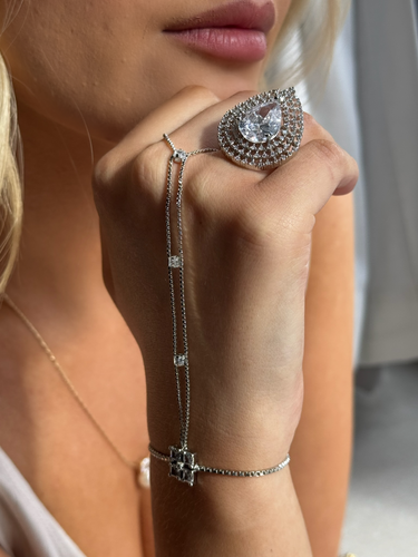 Soraya hand chain bracelet in silver with cubic stones