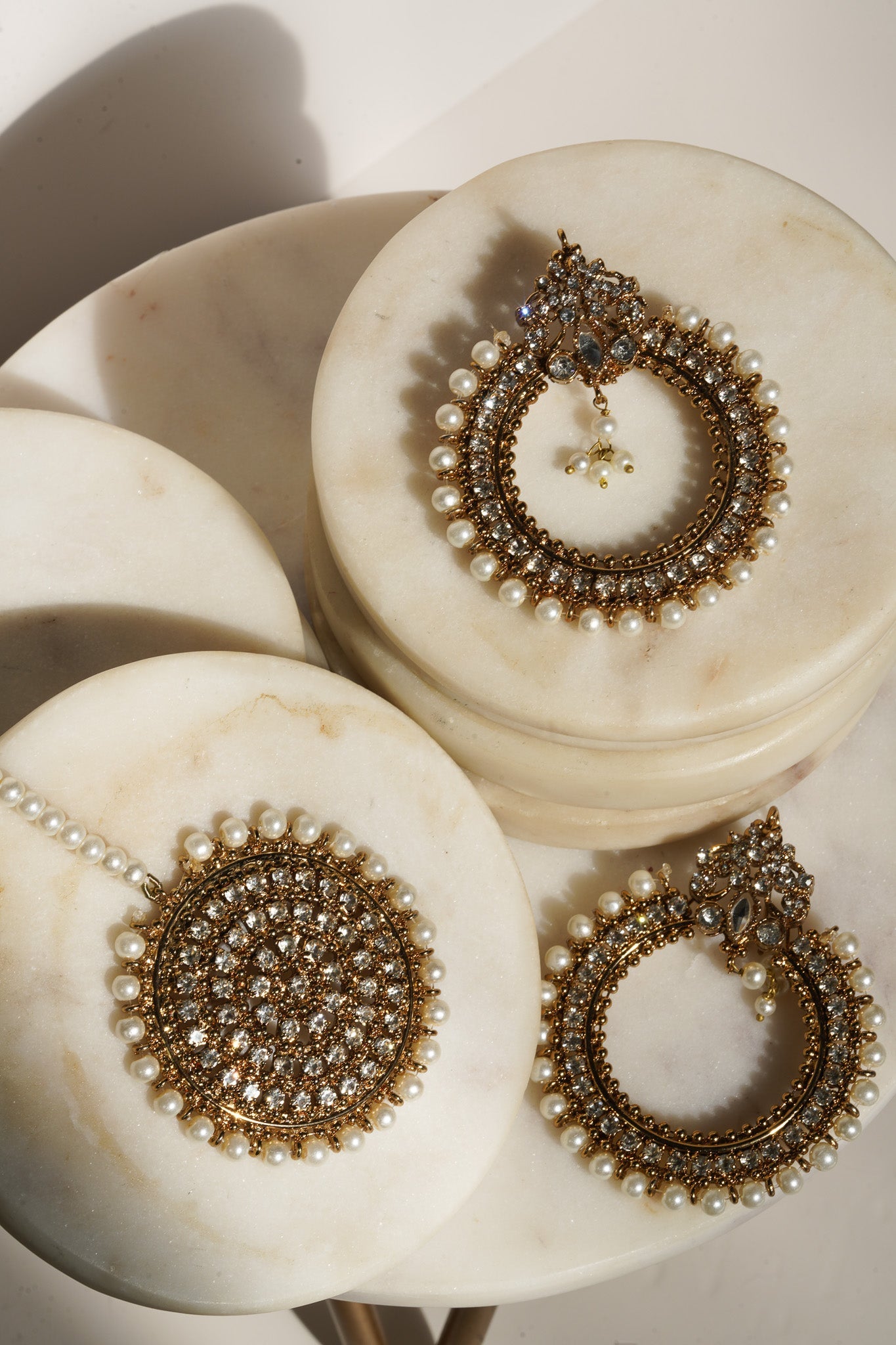 Emma - Round Chandbali Earrings and Maang Tikka Set - Inaury - Antique Gold & White - - AC - AC Earrings - All