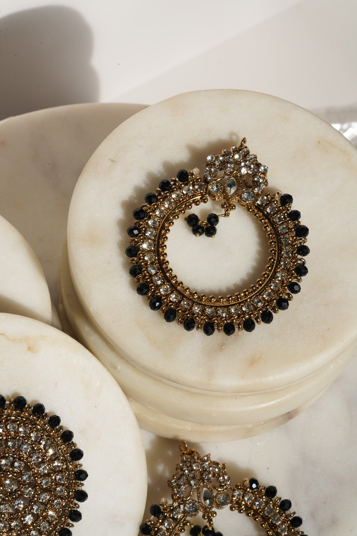 Emma Round Chandbali Earrings and Maang Tikka Set - Pakistani Jewelry