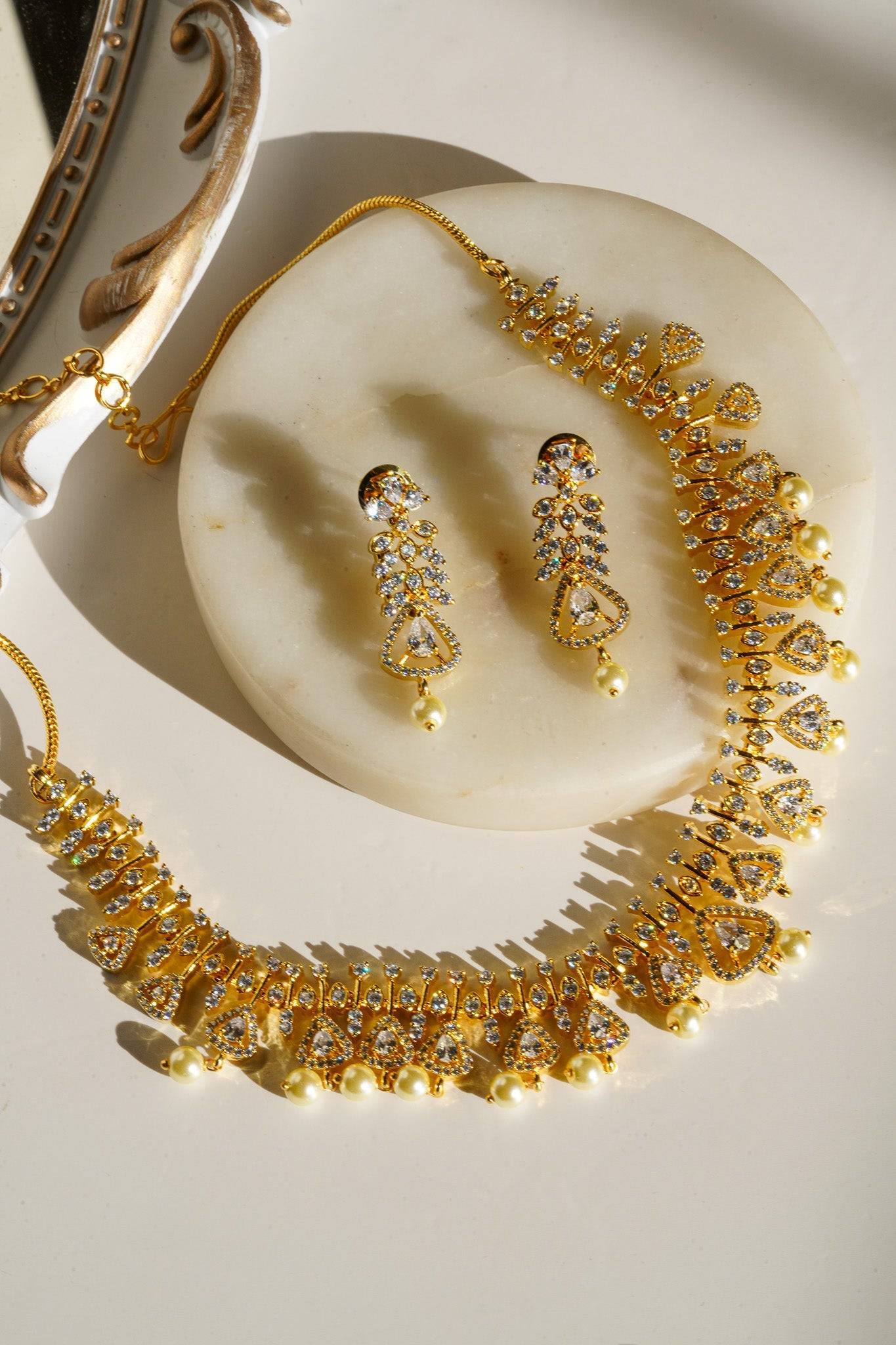 Oishi - Classic Necklace Set With Top Earrings Classic Necklace Set from Inaury